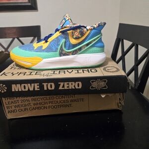 KYRIE 8 GO SE | BOYS 7Y | NIKE SNEAKERS